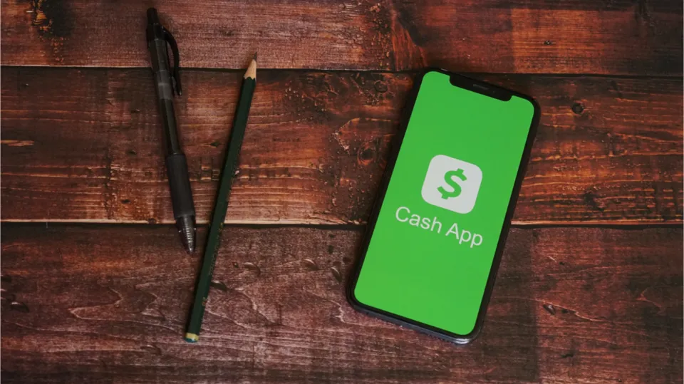 Cash App vs. Coinbase